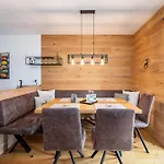 Lägenhet Planaiblick-lodge - By Mynests