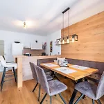 Planaiblick-lodge - By Mynests Lägenhet Schladming